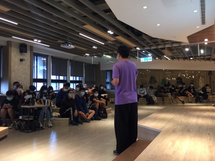 西灣學院－她有兩個爸爸：同志收養家庭，從成家到親職圖片