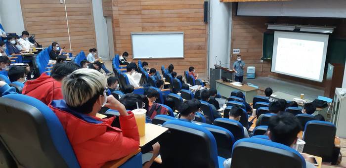 107學年學務處課外活動輔導組-社團長大會性平等宣導圖片