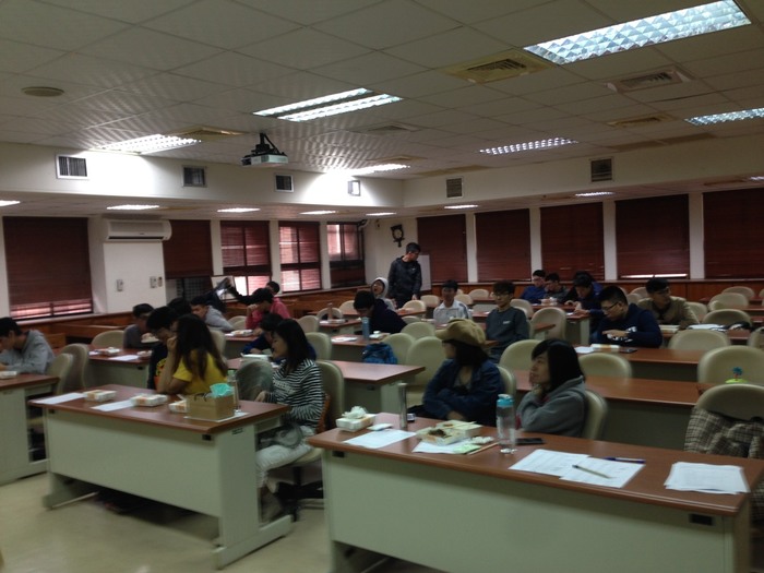 106學年學務處諮職組-性平電影賞析-神力女超人圖片