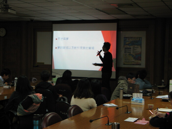 學務處諮職組~「讀好書創意競賽」決賽發表圖片