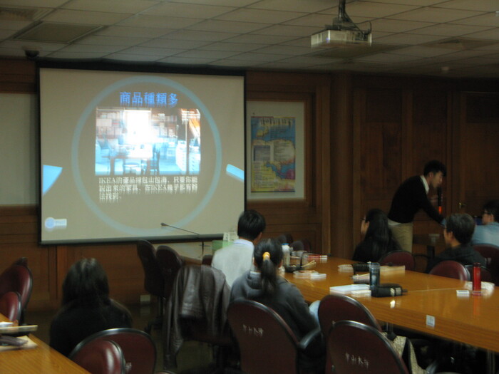 學務處諮職組~「讀好書創意競賽」決賽發表圖片