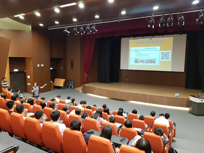 108年度學務處諮職組-108學年度新生訓練性平宣導圖片